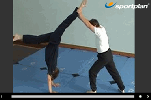 Catching a limb into a handstand lean against a lunge | Sportplan